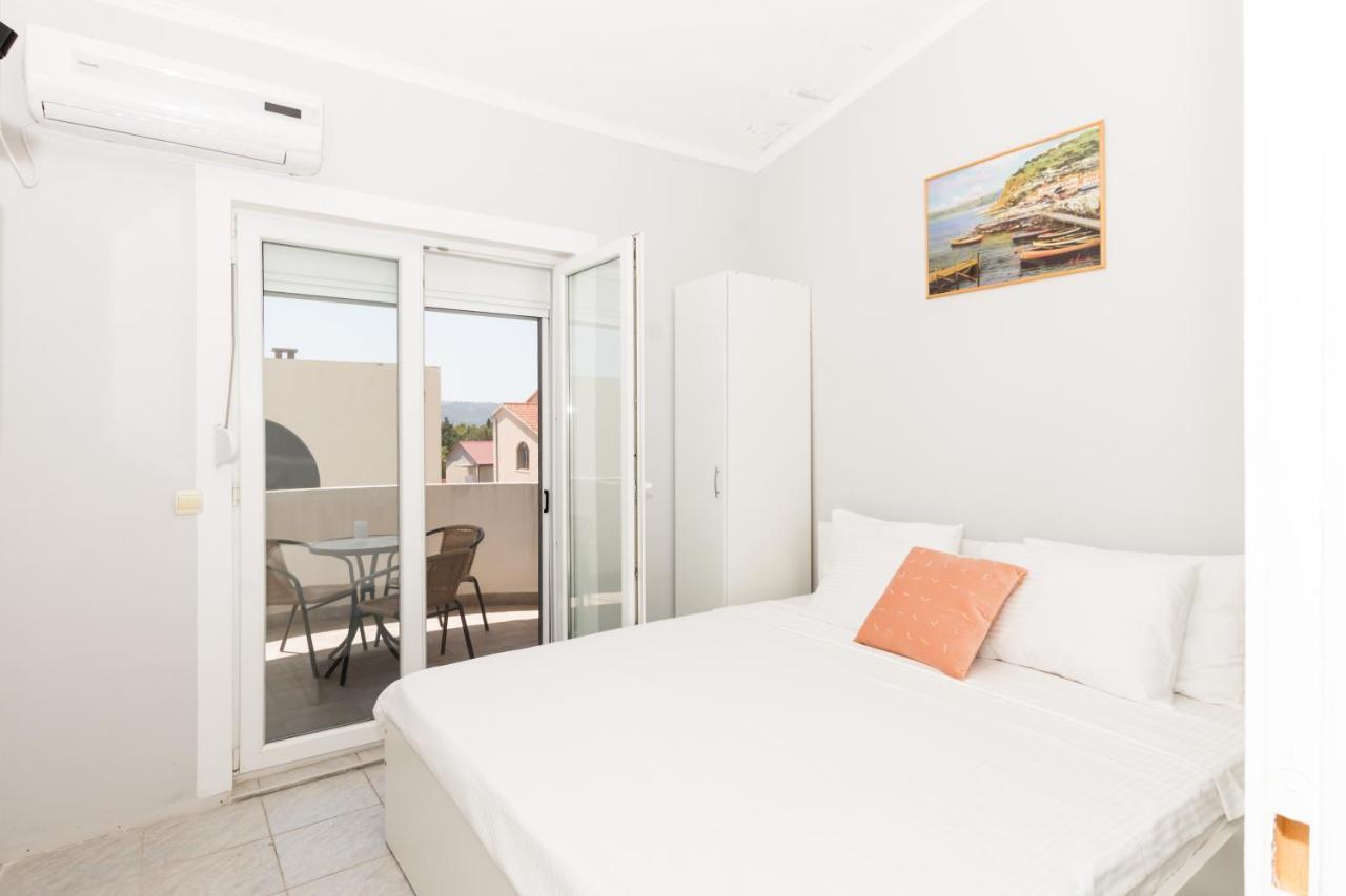 Apartments Dovana Kastela Exterior photo