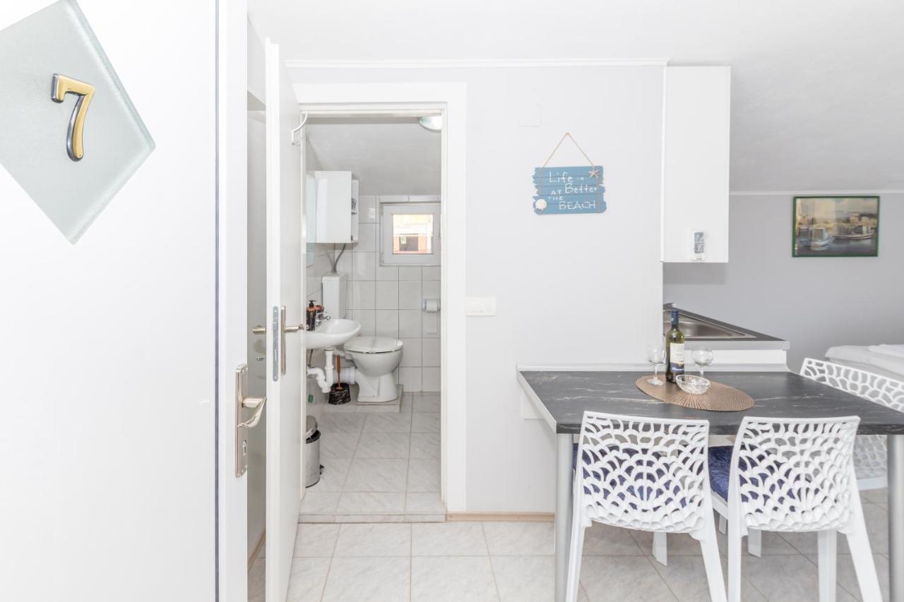 Apartments Dovana Kastela Exterior photo