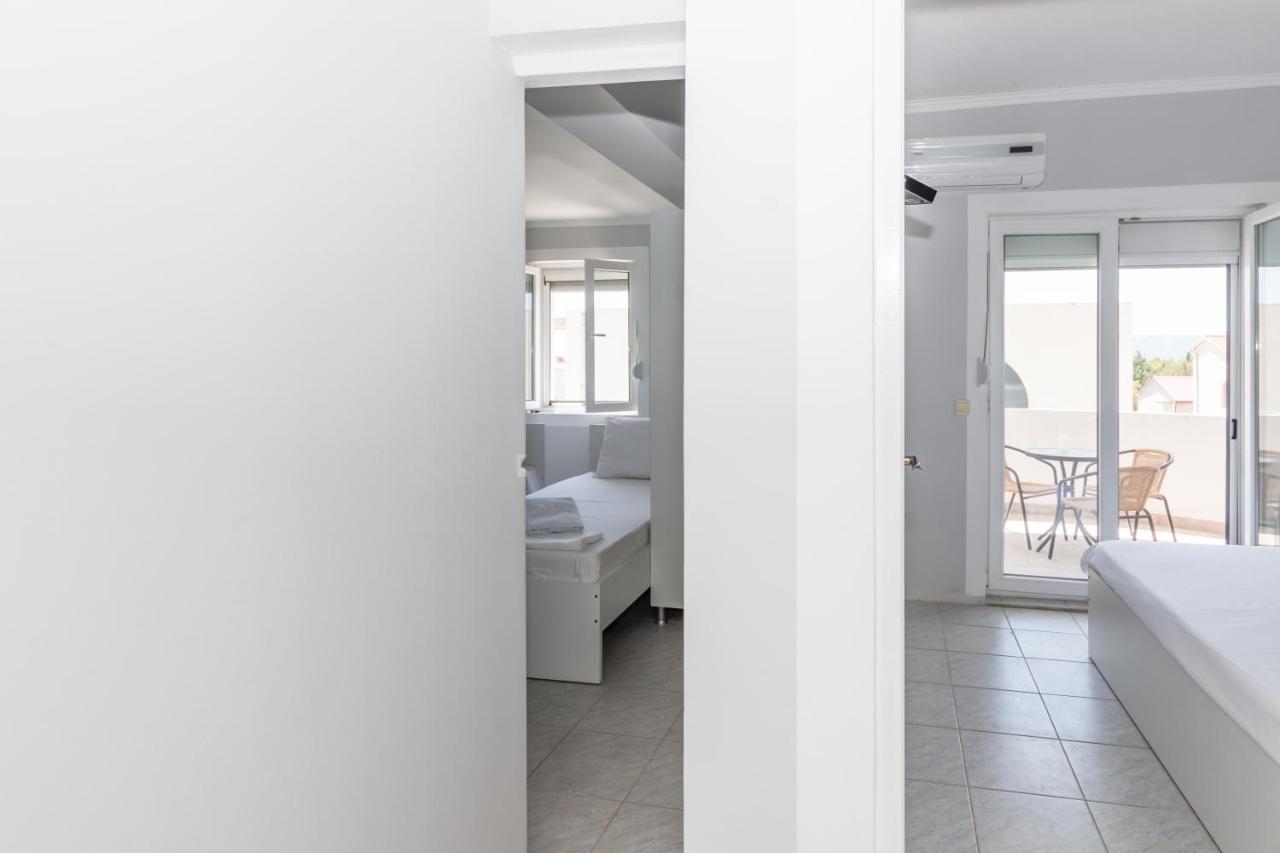 Apartments Dovana Kastela Exterior photo