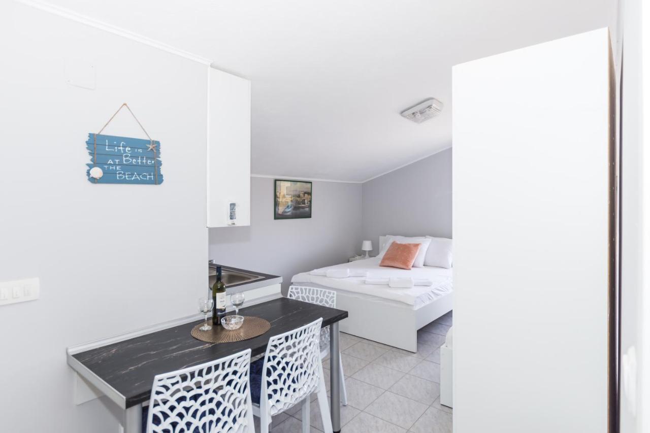 Apartments Dovana Kastela Exterior photo